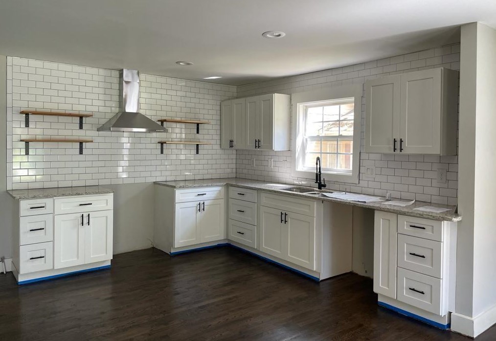 2438 Crestview Ave, Decatur GA  30032-4113 exterior