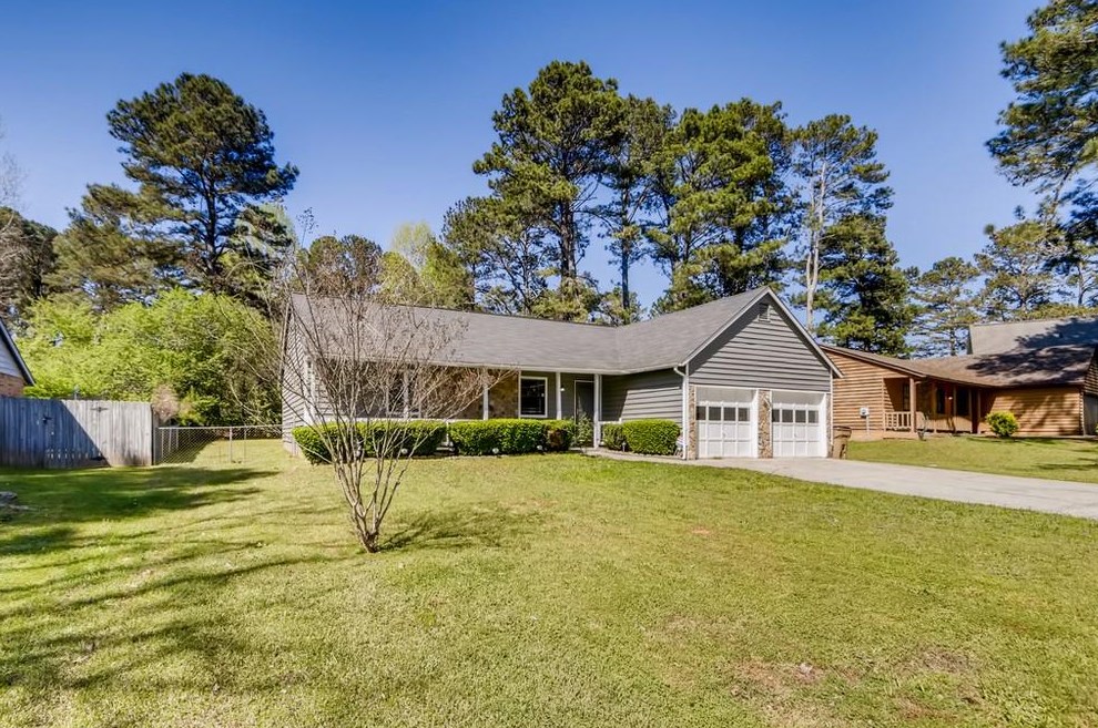 9378 Woodknoll Ln, Jonesboro, GA 30238-5746