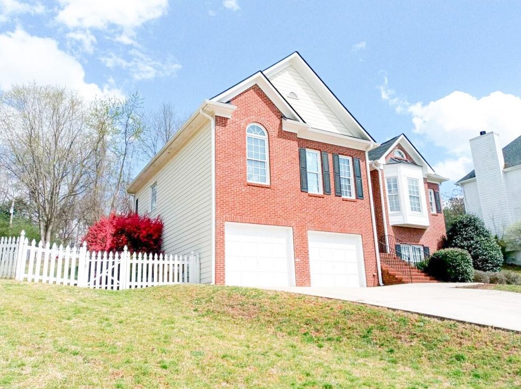 6402 Creek Ct, Flowery Branch, GA 30542-6610