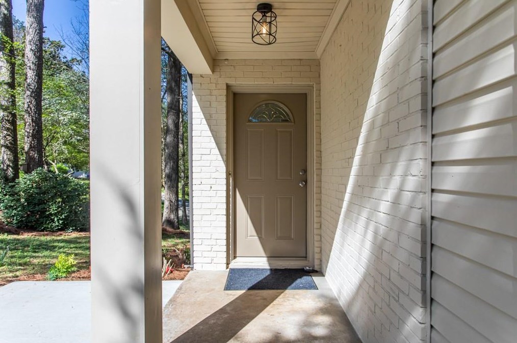 2278 Vistamont Dr, Decatur GA  30033-4704 exterior