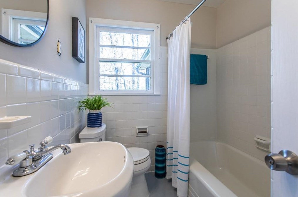 2278 Vistamont Dr, Decatur GA  30033-4704 exterior