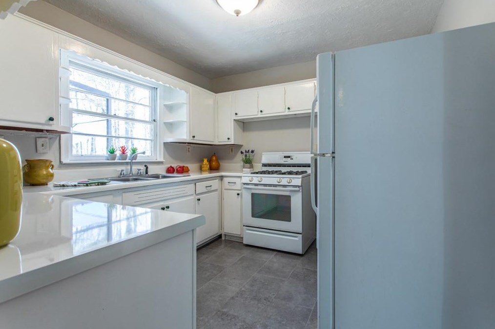 2278 Vistamont Dr, Decatur GA  30033-4704 exterior