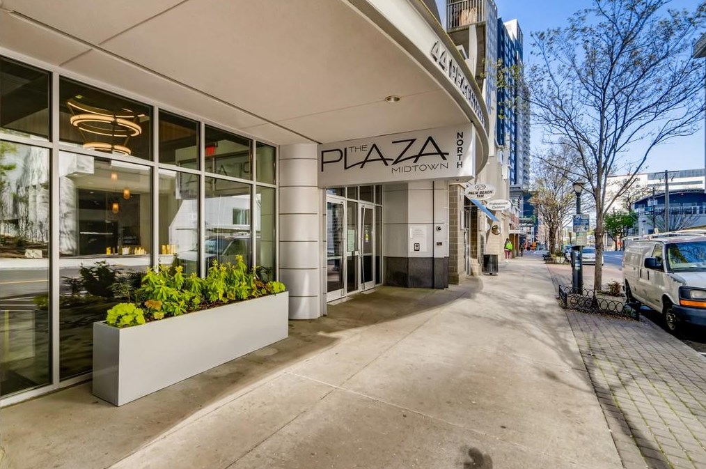 44 Peachtree Pl, Atlanta GA  30309-3907 exterior