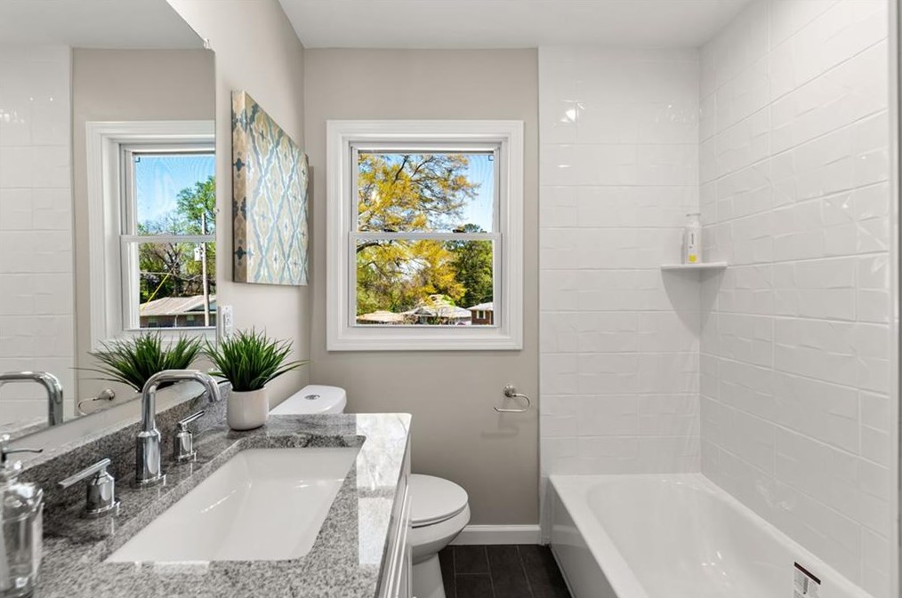 2844 Toney Dr, Decatur GA  30032-5747 exterior