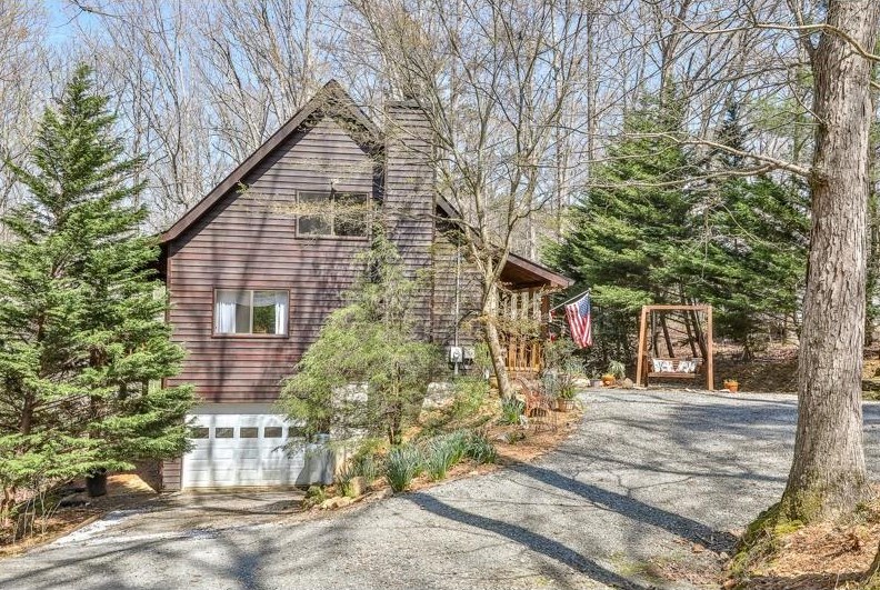 120 Woodglen Ct, Ellijay, GA 30540