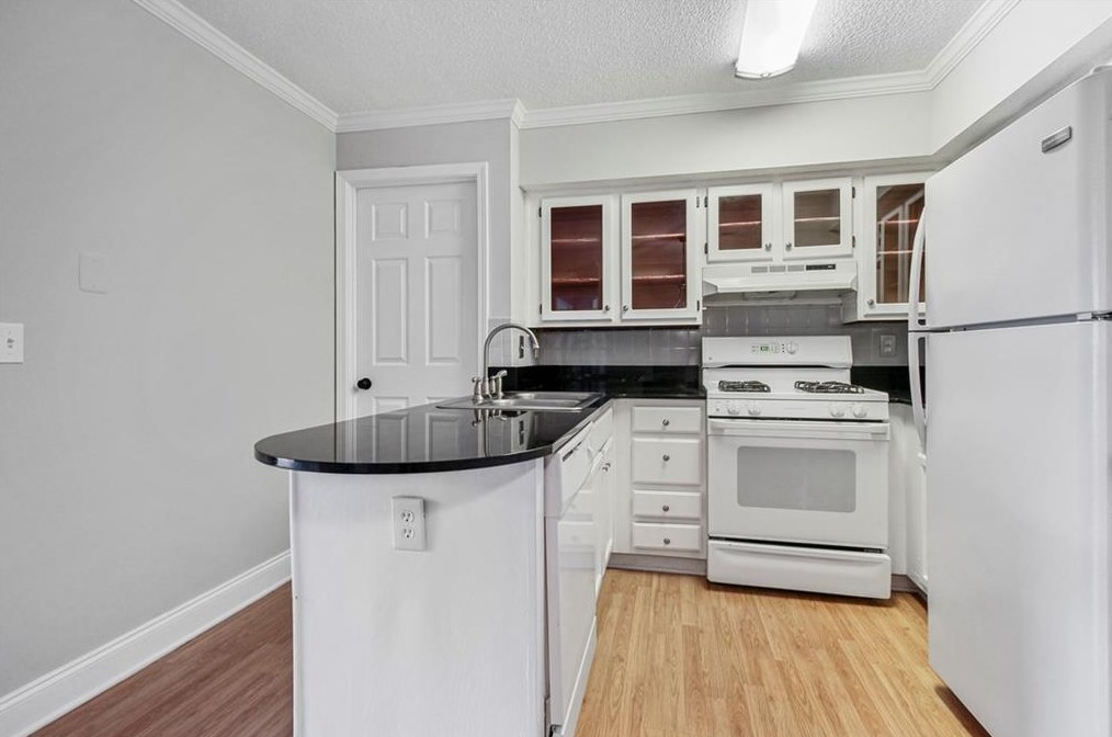 321 Cobblestone Trl, Avondale Est GA  30002-1210 exterior