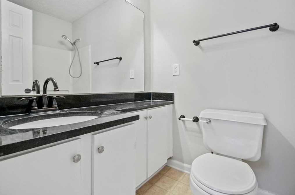 321 Cobblestone Trl, Avondale Est GA  30002-1210 exterior