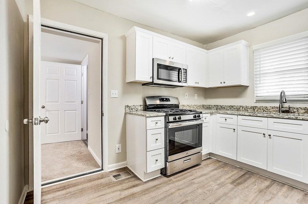 3497 Glensford Dr, Decatur GA  30032-4750 exterior