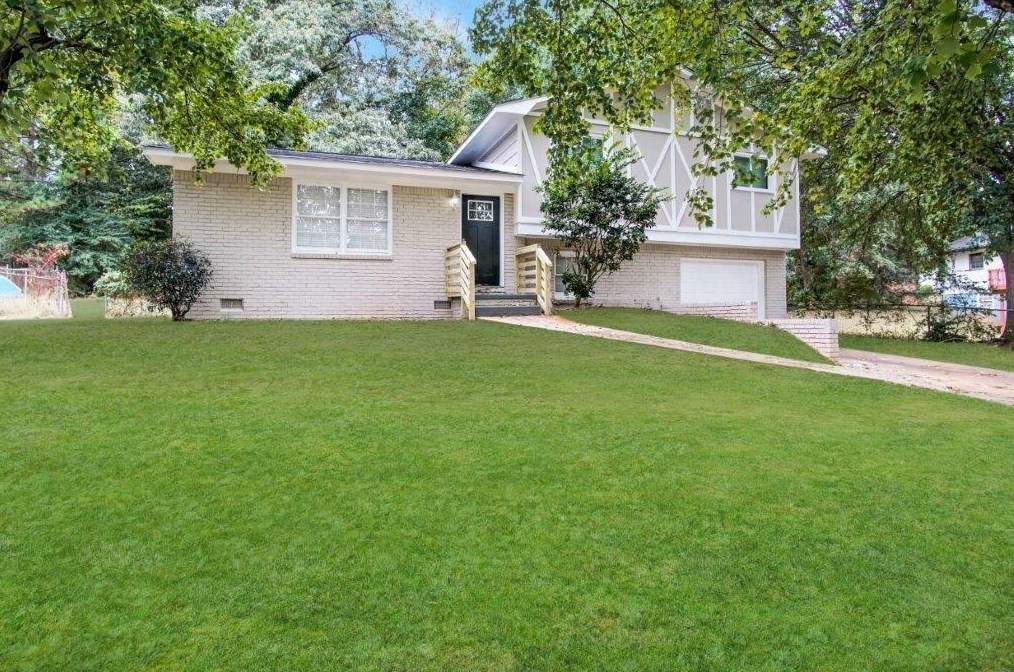 2261 Emerald Falls Dr, Decatur, GA 30035