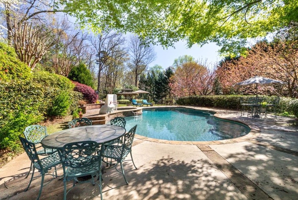 745 Pine Leaf Ct, Alpharetta, GA 30022-1026