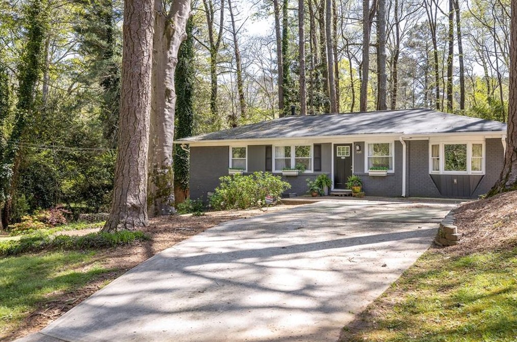 3095 Hollywood Dr, Decatur, GA 30033-5108