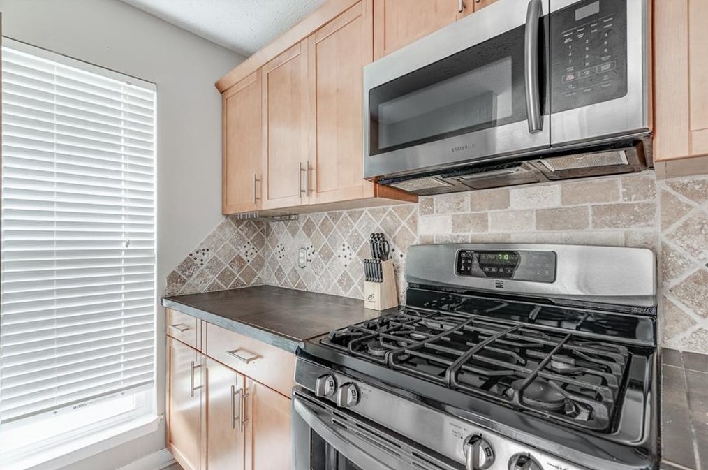 1565 Springleaf Ct, Smyrna GA  30080-2487 exterior