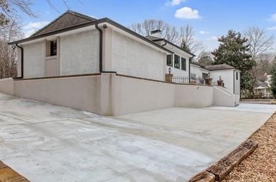 620 Valley Hall Dr, Atlanta GA  30350-4634 exterior