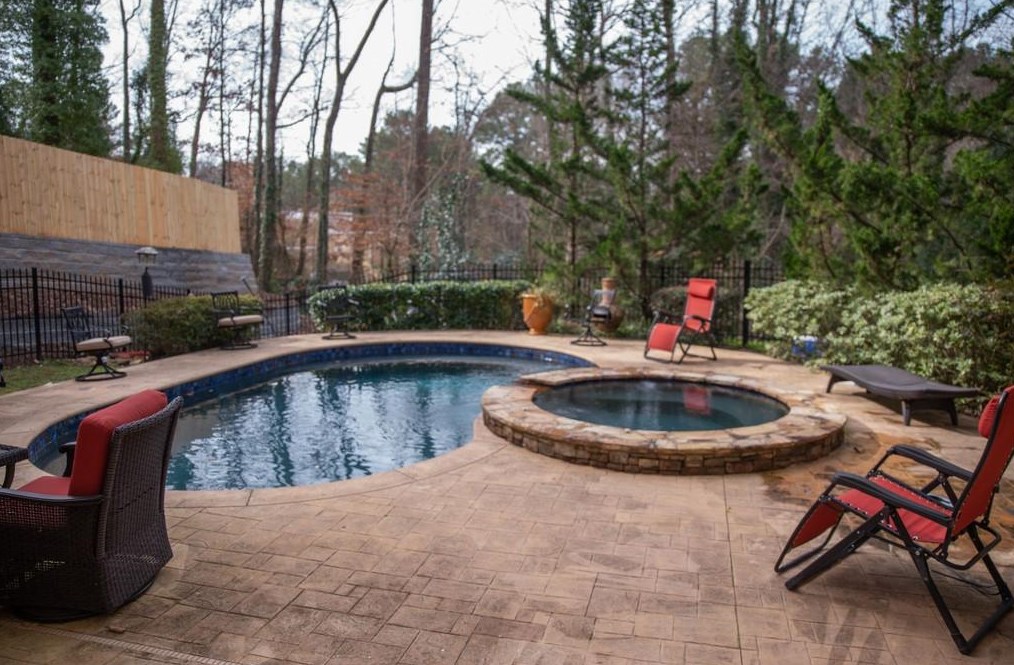 2429 Echo Dr, Atlanta GA  30345-3526 exterior