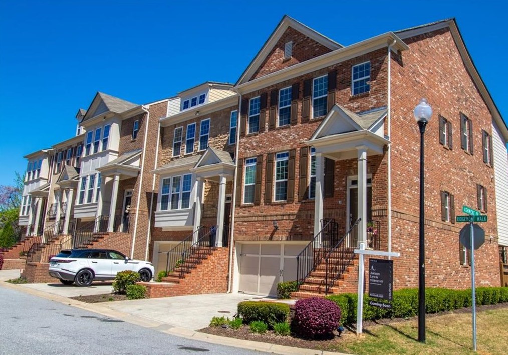 5017 Ridgemont Walk, Atlanta, GA 30339-9011