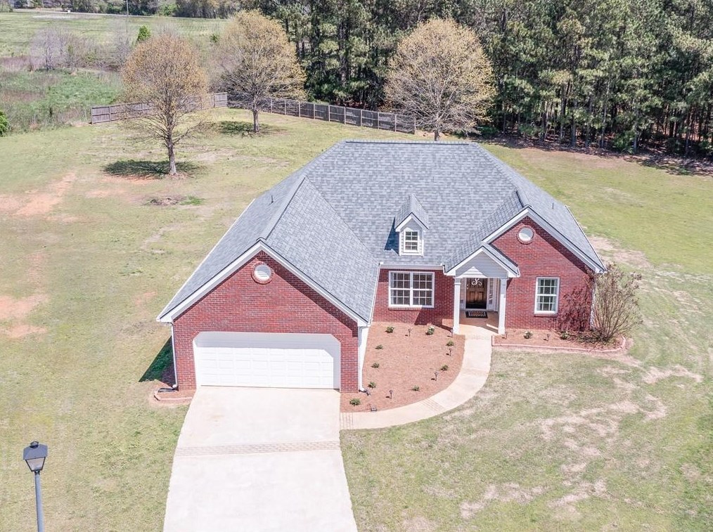 112 Queens Ln, Good Hope, GA 30641