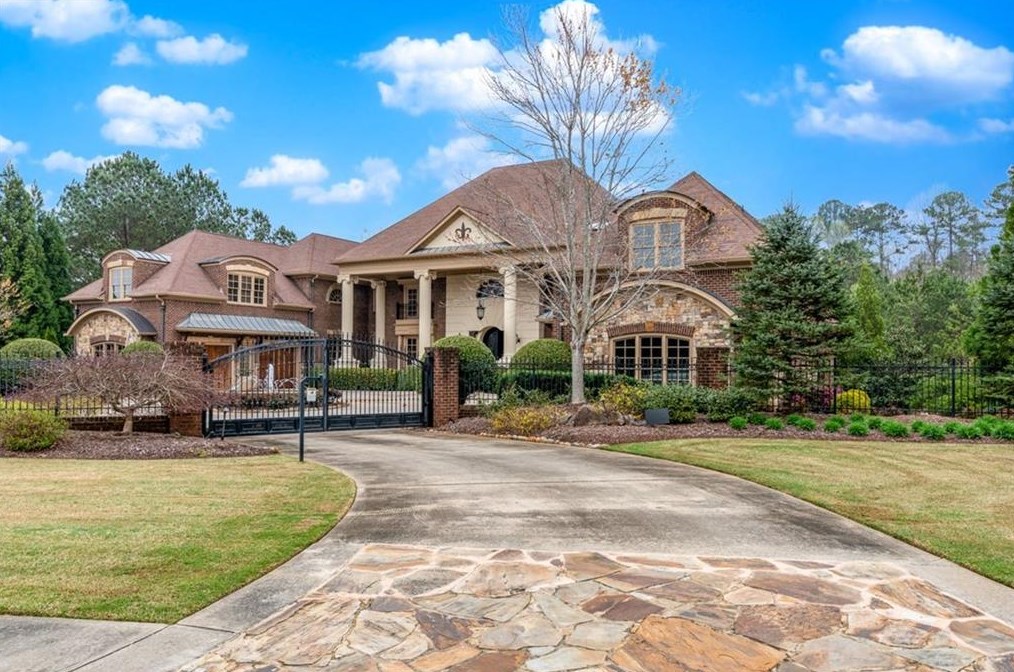 15975 Manor Club Dr, Alpharetta, GA 30004-8849