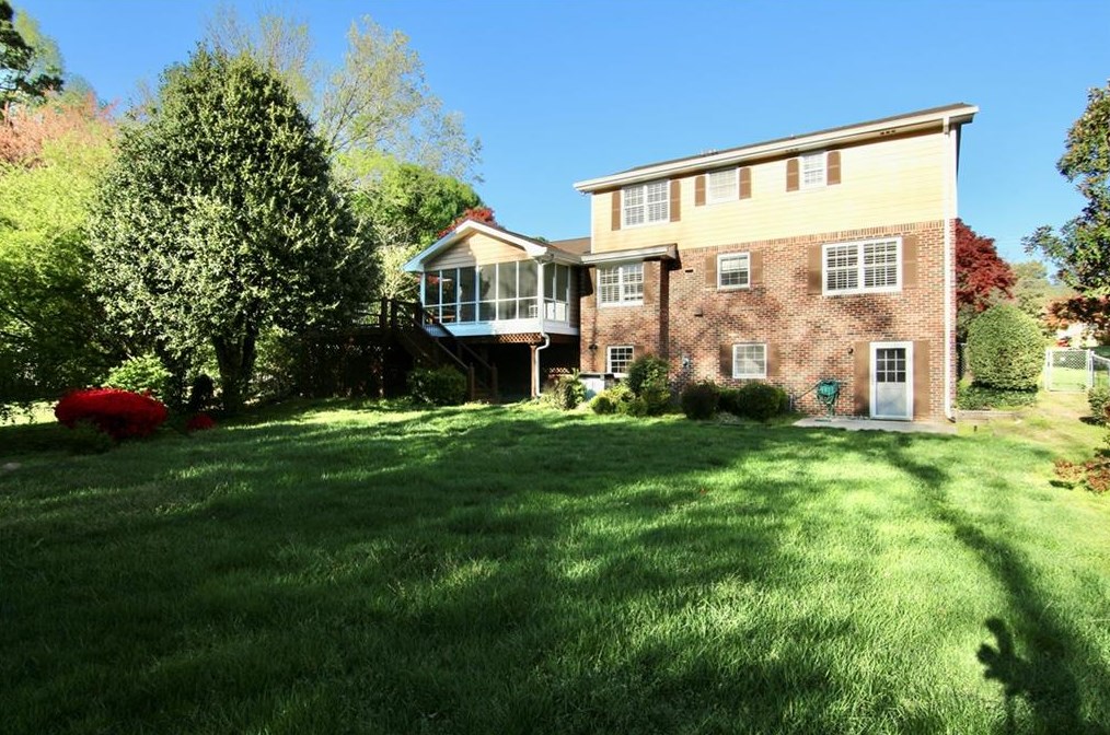 5260 Mt Vernon Way, Atlanta GA  30338-4625 exterior