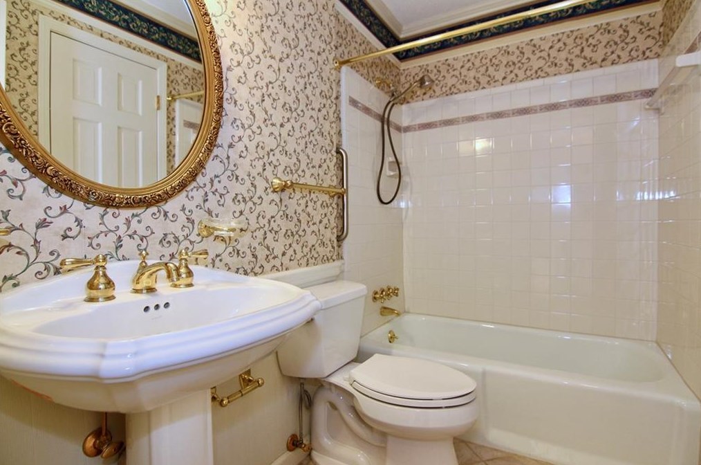 5260 Mt Vernon Way, Atlanta GA  30338-4625 exterior