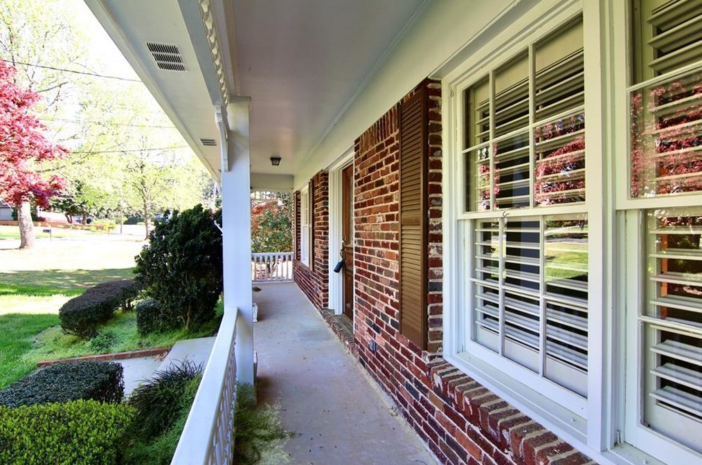 5260 Mount Vernon Way, Atlanta GA  30338-3844 exterior