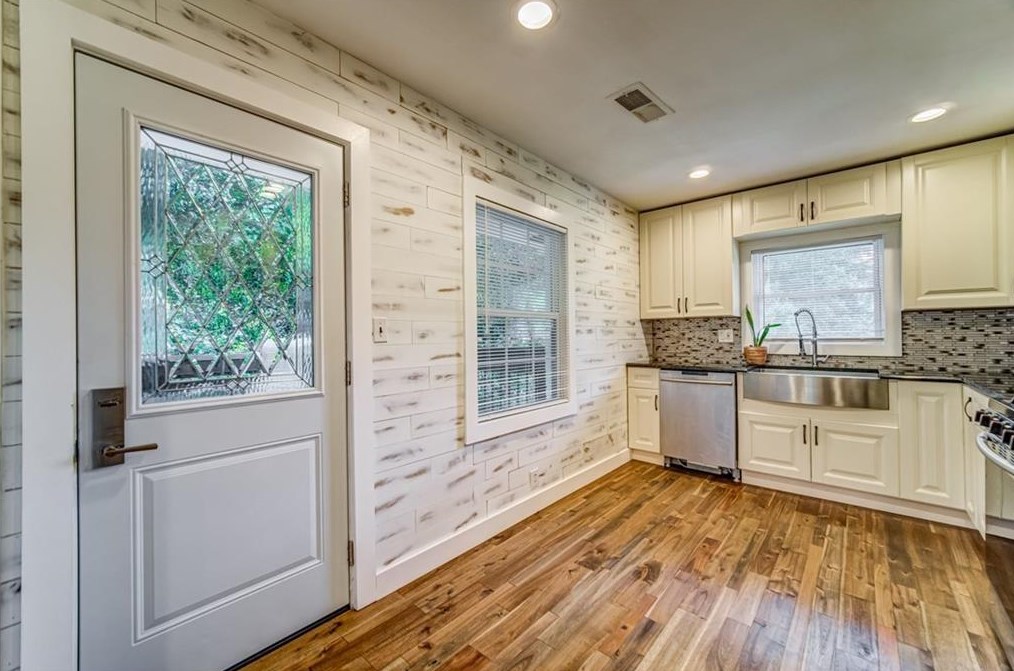 2069 Wilandrew Dr, Decatur GA  30033-0019 exterior