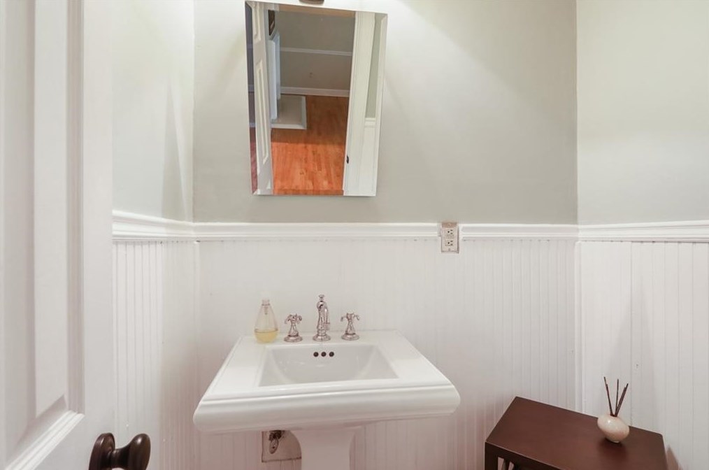 2 Westfair Ct, Atlanta GA  30328-1658 exterior