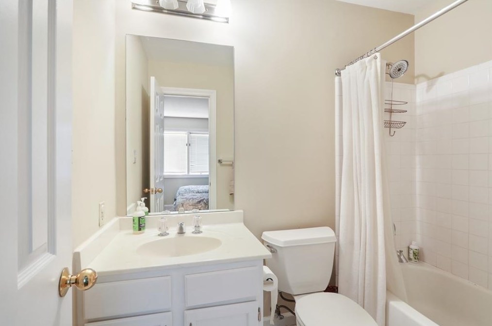 2 Westfair Ct, Atlanta GA  30328-1658 exterior