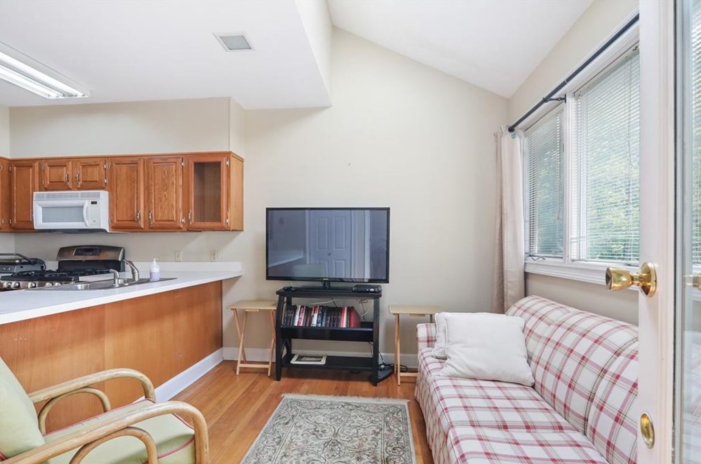 2 Westfair Ct, Atlanta GA  30328-1658 exterior