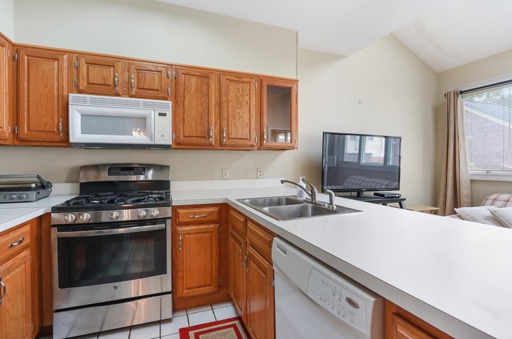 2 Westfair Ct, Atlanta GA  30328-1658 exterior