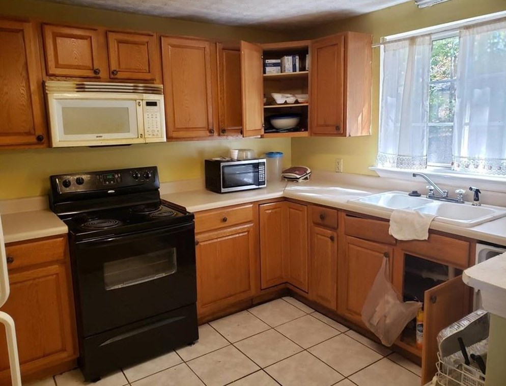 1298 Muirfield Dr, Stone Mountain, GA 30088
