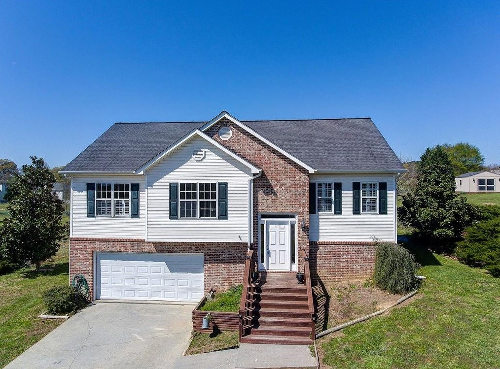 175 Chelcy Dr, Calhoun, GA 30701-4589
