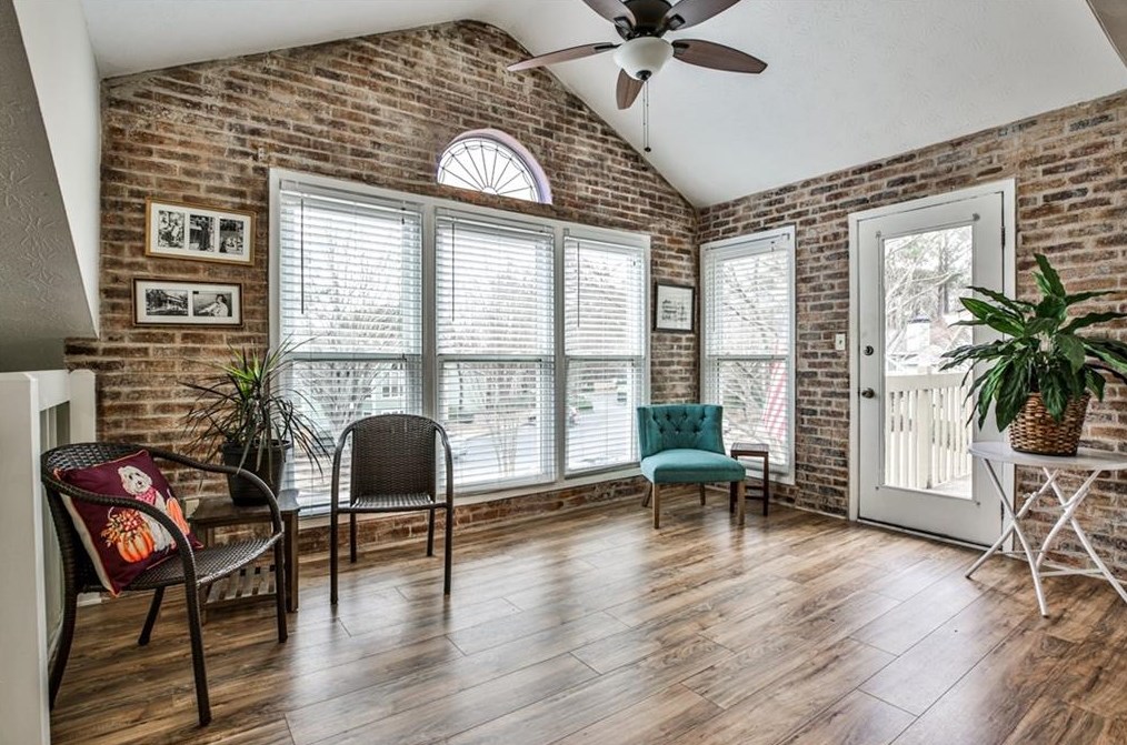 2214 Canyon Point, Roswell, GA 30076