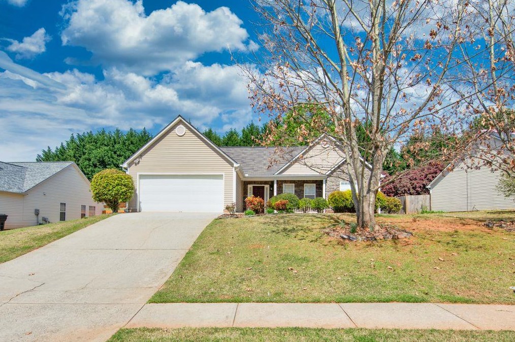 3494 Lynley Mill Ln, Dacula, GA 30019-5049
