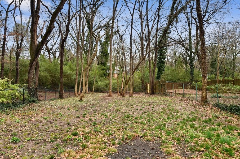 81 Rockyford Rd, Atlanta GA  30317-1339 exterior