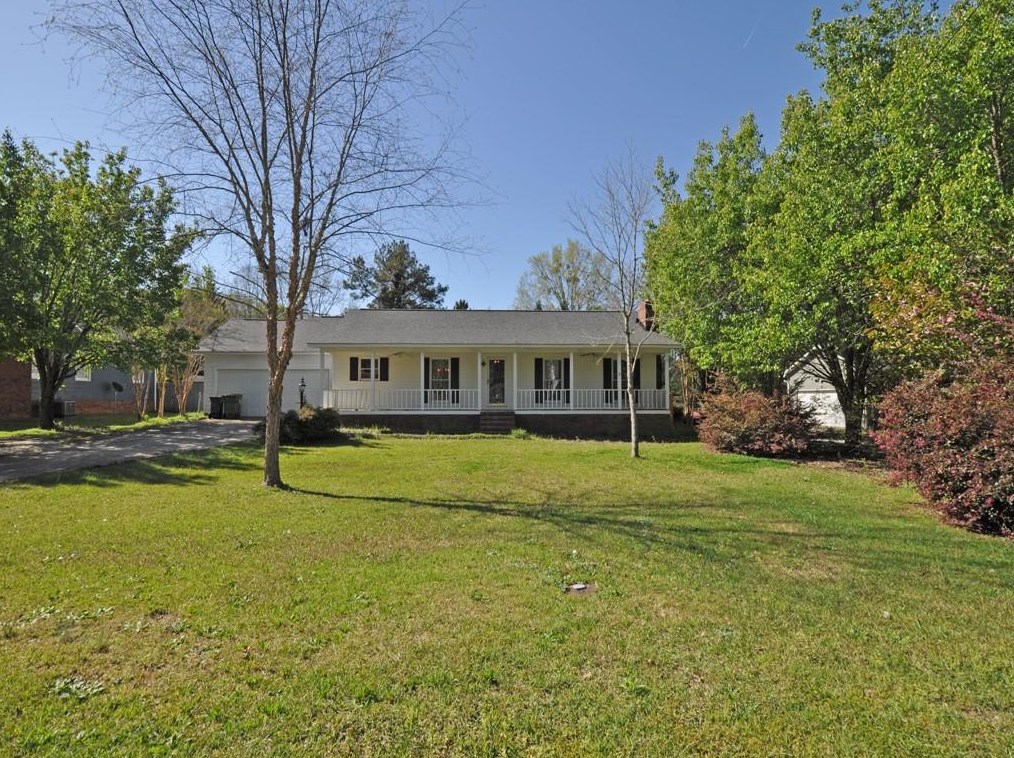 1706 Honeybee Creek Dr, Griffin, GA 30224-5240
