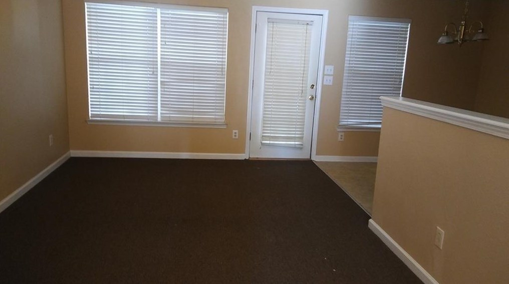 2751 Snapfinger Mnr, Decatur GA  30035-4166 exterior