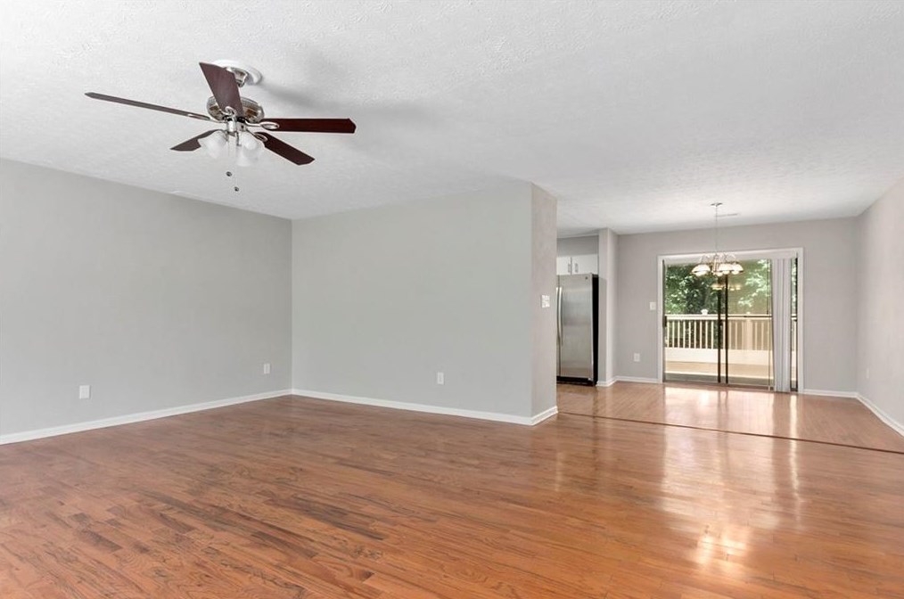 135 Terramont Ct, Roswell, GA 30076-2527