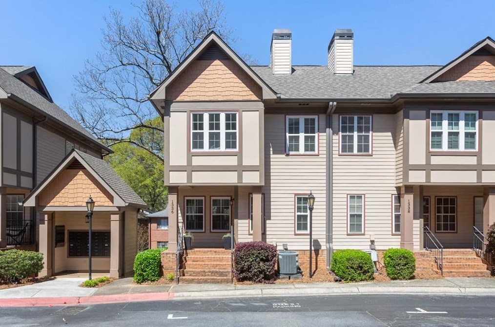 1336 Stillwood Chase, Atlanta, GA 30306-2587