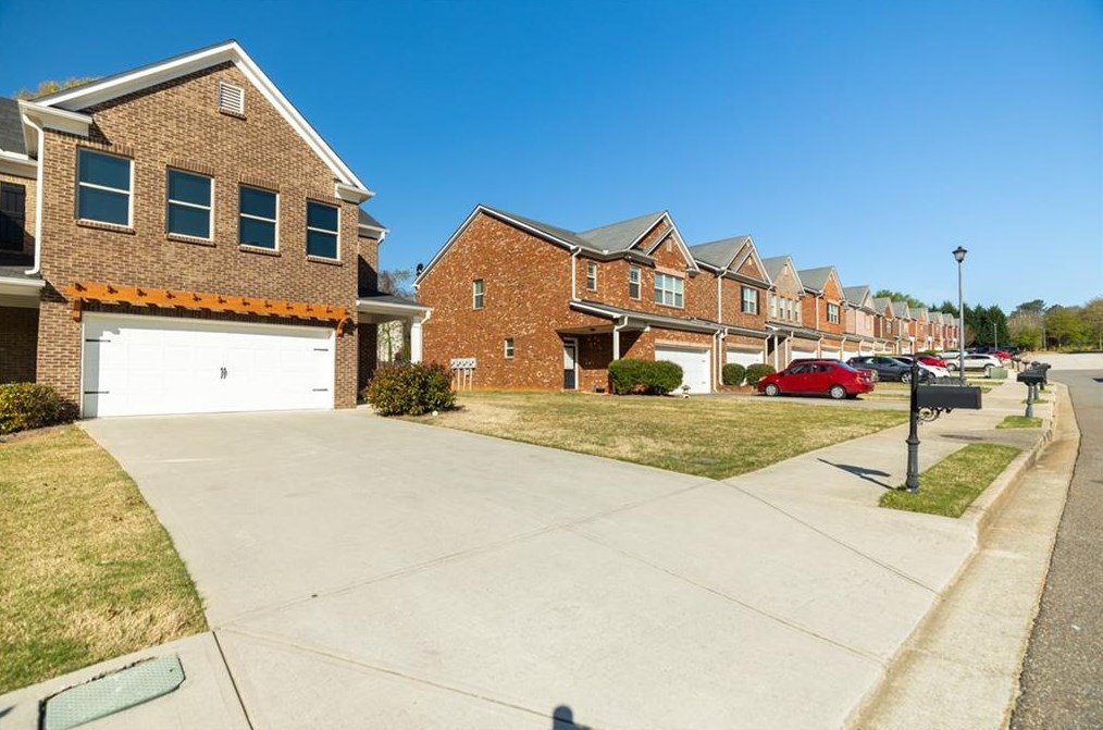 217 Green Bridge Ct, Lawrenceville, GA 30046-9486