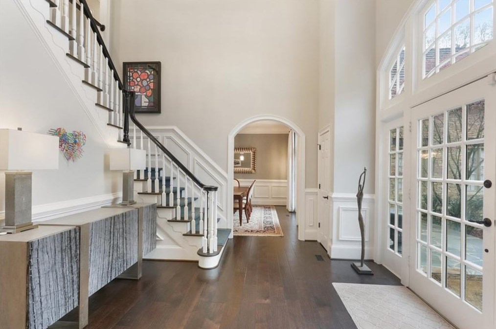 40 Old Stratton Chase, Atlanta, GA 30328-3652