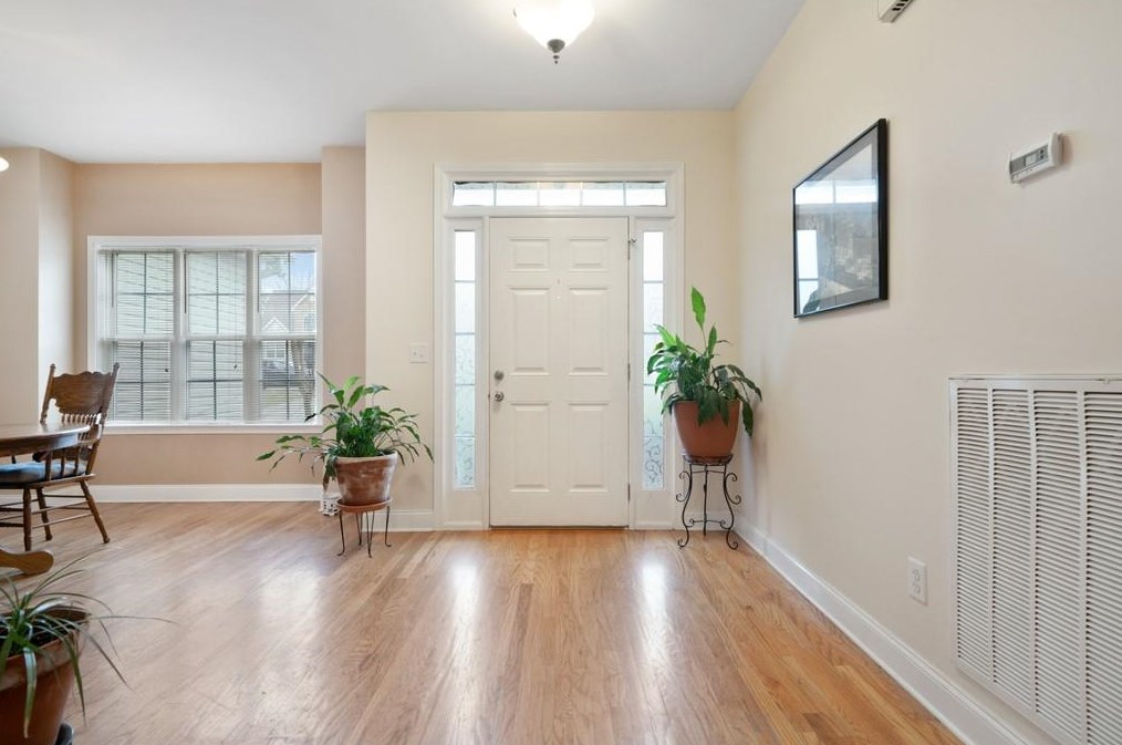110 Granny Smith Dr, Calhoun, GA 30701-4583