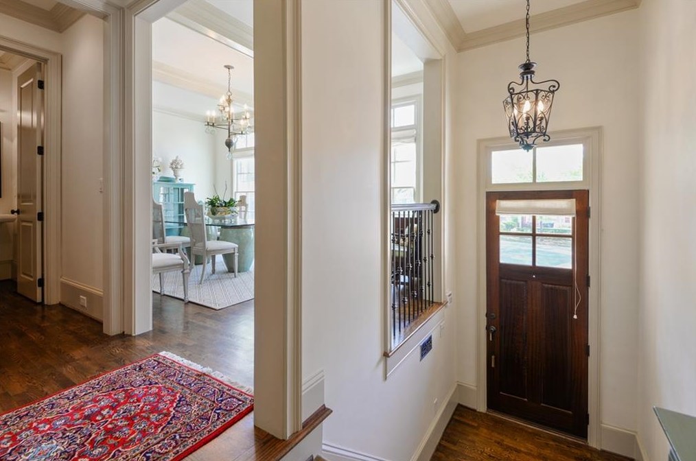 1029 Paces Ct, Atlanta, GA 30326-7803