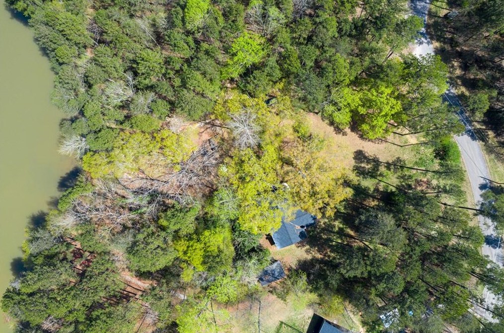 186 Overlook Dr, Martin, GA 30557