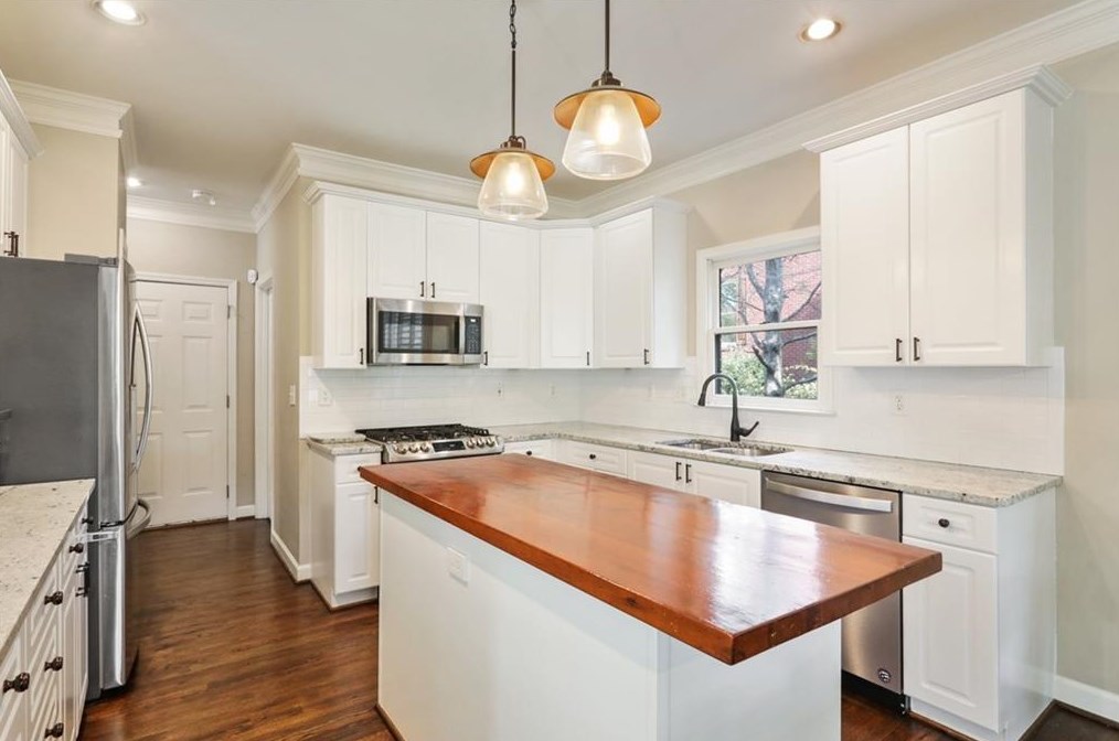 2257 Wayside Dr, Atlanta GA  30319-4009 exterior