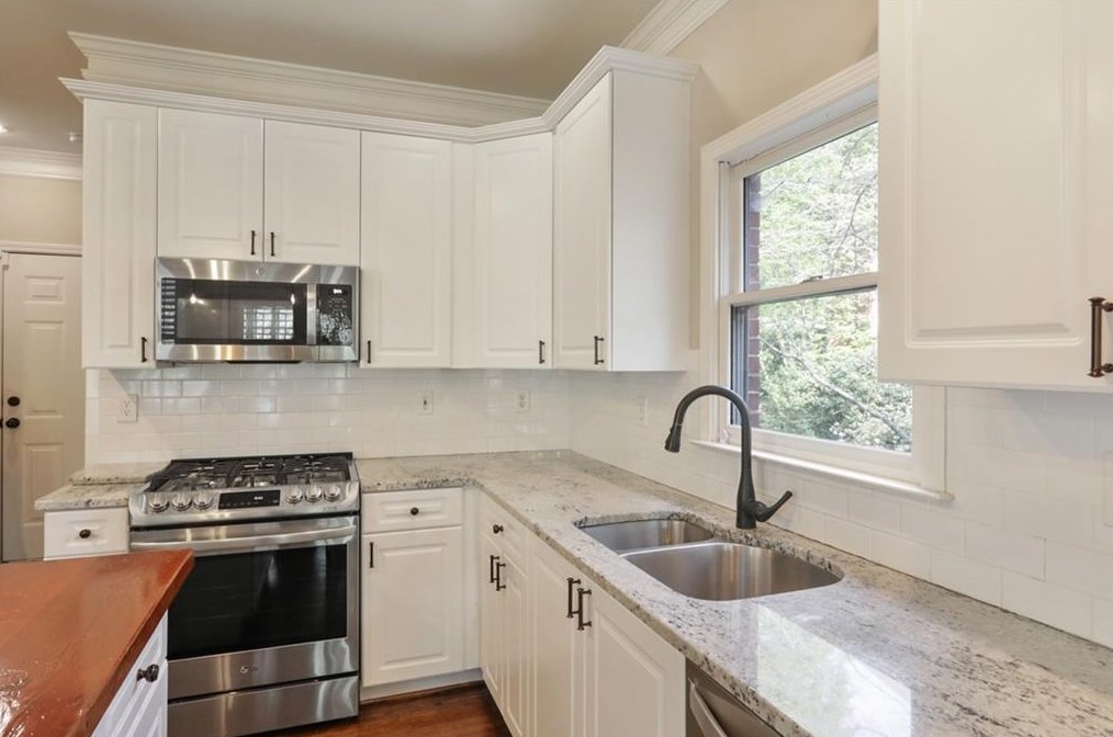 2257 Wayside Dr, Atlanta GA  30319-4009 exterior