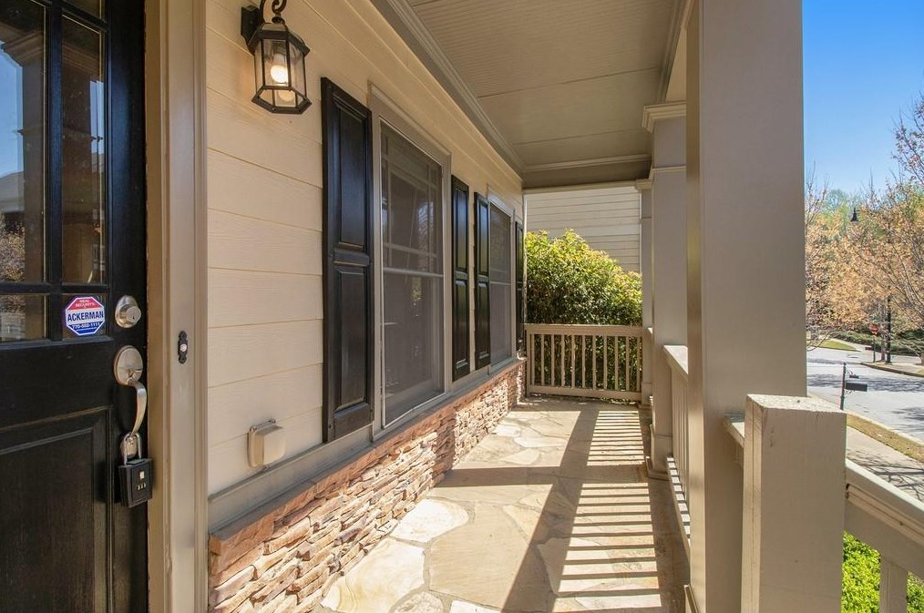 962 Westmoreland Cir, Atlanta, GA 30318-4019