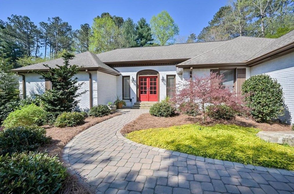 11970 Mountain Laurel Dr, Roswell, GA 30075-1806