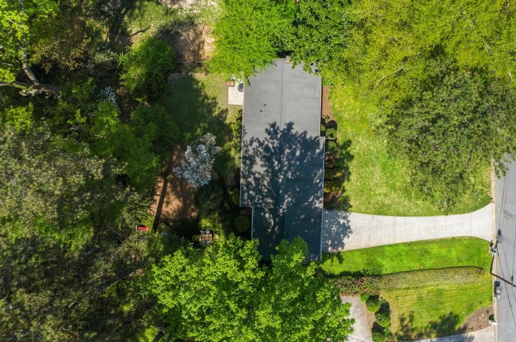 6500 Whispering Ln, Atlanta GA  30328-3065 exterior