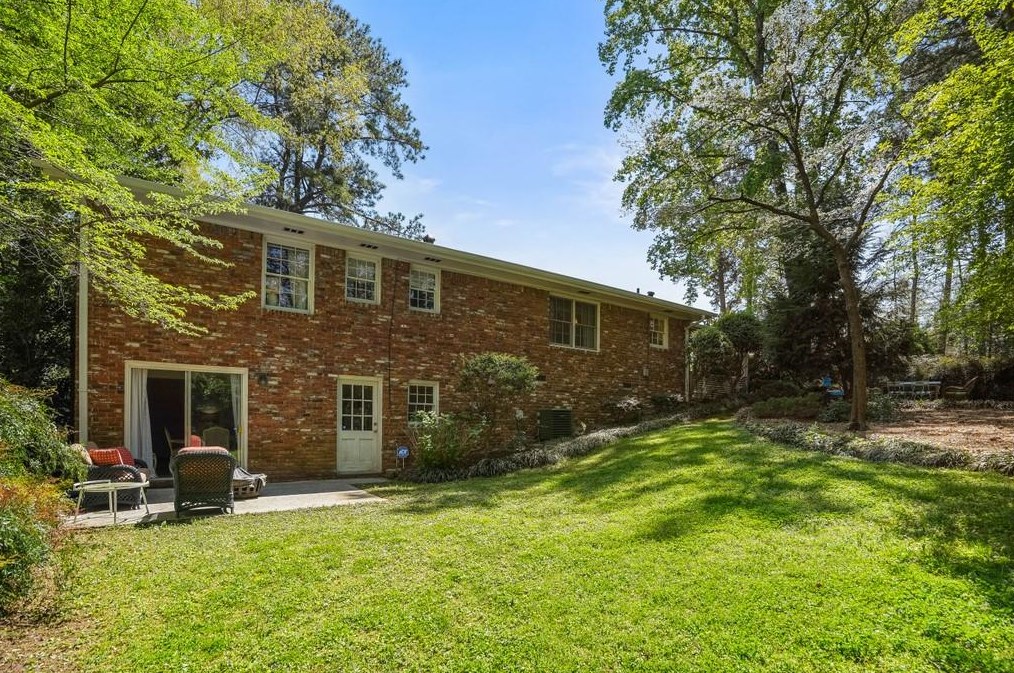 6500 Whispering Ln, Atlanta GA  30328-3065 exterior