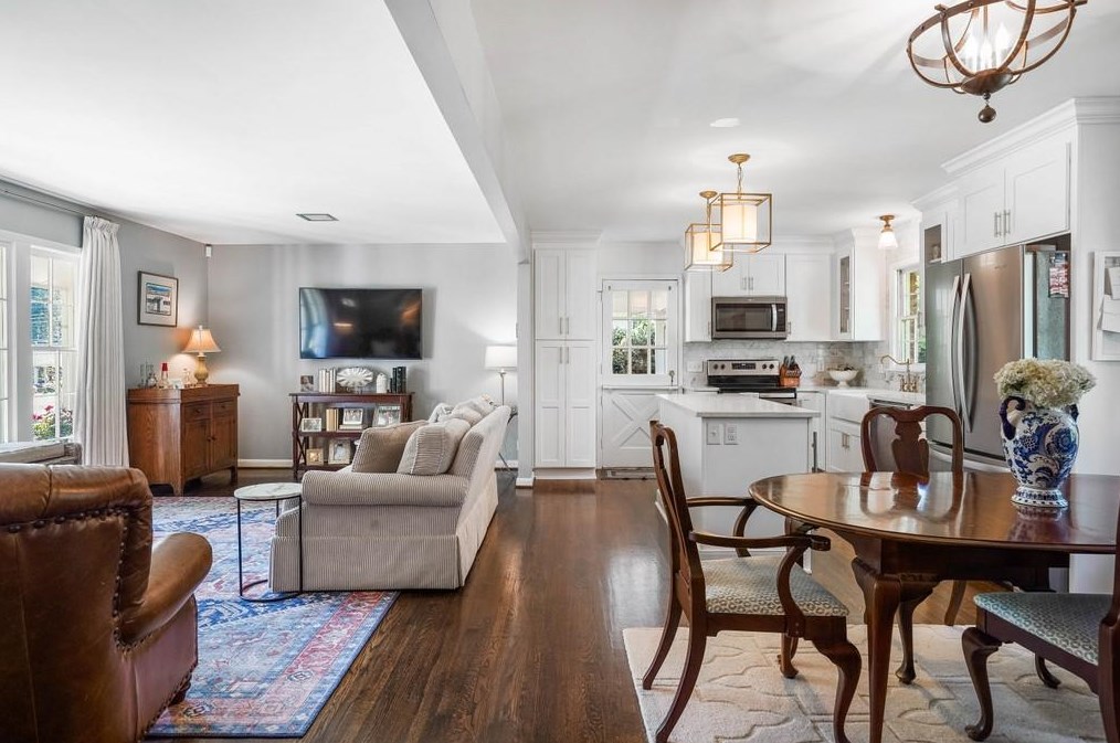 6500 Whispering Ln, Atlanta GA  30328-3065 exterior